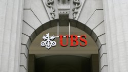 Foto: La compañía UBS perdió 23 millones de euros por el fiasco de la OPI de Facebook (Reuters)