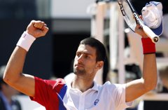 Foto: Djokovic se estrena en París imponiéndose al italiano Starace (REUTERS)