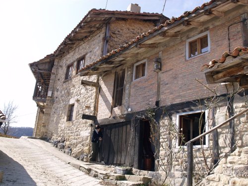 Las pernoctaciones en casas rurales aumentaron un 8,3%