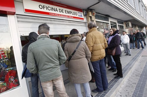 El desempleo baja un 0,37% en mayo, con 1.036 parados menos en Galicia