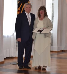 La presidenta de la Fundación Global Nature recibe la medalla de Alemania por su defensa del Medio Ambiente