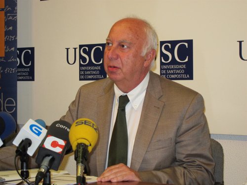El rector de la USC teme más recortes educativos tras el rescate porque da dinero "a los mismos zorros" que lo causaron