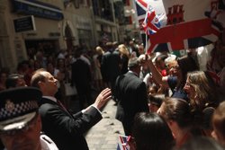 Calurosa acogida a los condes de Wessex en Gibraltar