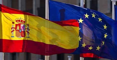 Bandera De España Y Bandera De La Unión Europea