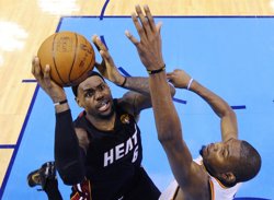 Wade y Bosh se alían para ayudar LeBron James y poner las tablas en la final ante los Thunder de Durant