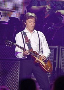 El músico de los Beatles y Wings Paul McCartney durante un concierto