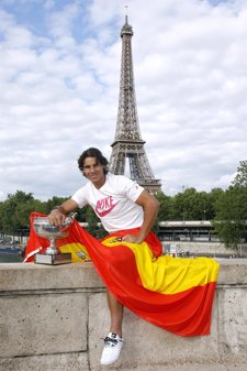 Rafa Nadal Bandera Roland Garros Torre Eiffel