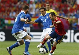 Foto: Iniesta, nombrado mejor jugador de la Eurocopa (RFEF)