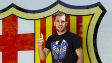 Jordi Alba posa como nuevo jugador del Barcelona