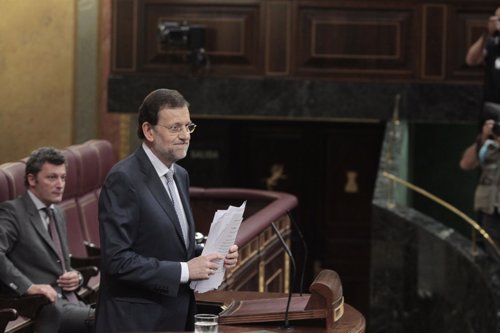 Rajoy en el Parlamento anunciando subida del IVA