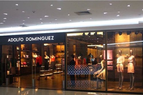 Adolfo Domínguez reduce sus pérdidas un 3,5% en el primer trimestre