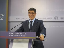 López critica “la actitud autoritaria y arrogante” del PP que, en su “obsesión recortadora”, invade competencias