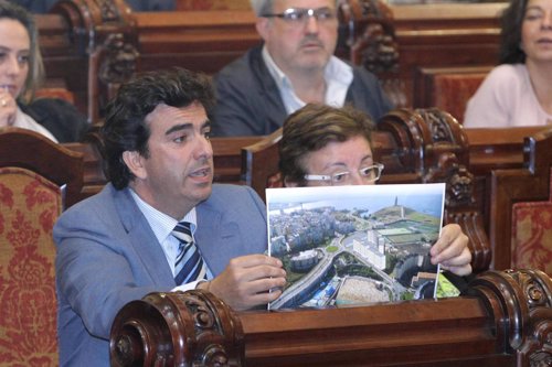 El PP aprueba en solitario el nuevo PGOM de A Coruña con críticas de la oposición a la edificabilidad prevista