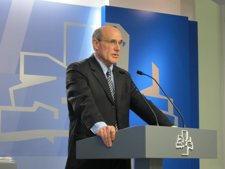 (Euzkadi demuestra que no todas las políticas son iguales ni todos los políticos son lo mismo) Gobierno vasco garantizará la asistencia sanitaria a todos los afectados por el decreto del PP