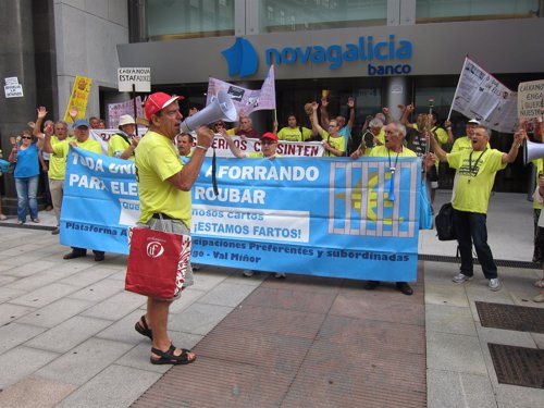 Afectados por las preferentes critican la "falta de información" sobre el Real Decreto que prepara el Gobierno