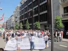 Miembros De Pacma Protestan En Valladolid Por El Toro De Vega