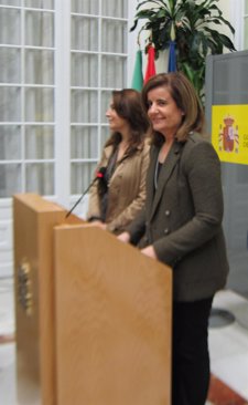 La ministra de Empleo, Fátima Báñez, en la Delegación del Gobierno en Andalucía