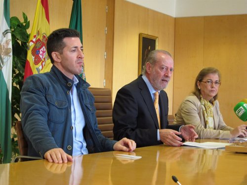 Villalobos presenta los presupuestos de la Diputación