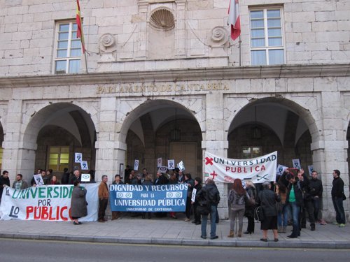 Protesta Trabajadores UC