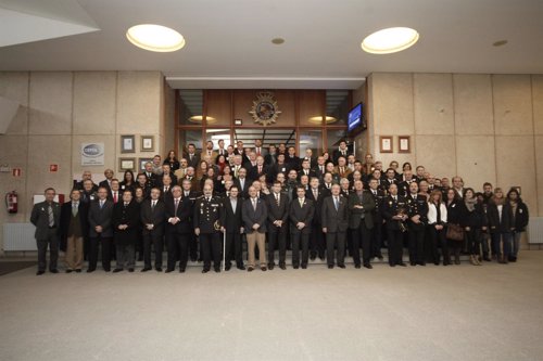 Foto de familia en la Academia de Policía de Ávila.