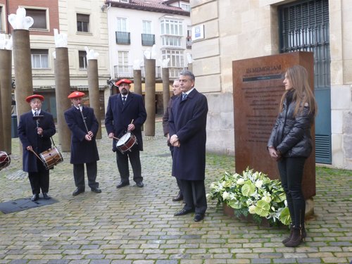 Javier de Andrés en el homenaje de la Diputación a las víctimas del franquismo.