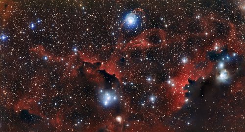 ESO muestra imágenes de las 'alas' de la Nebulosa... ESO muestra imágenes de las 'alas' de la Nebulosa...