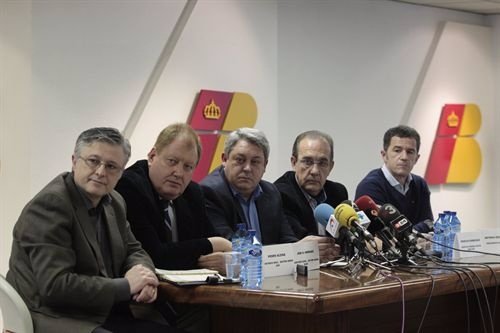 Representantes de los sindicatos de Iberia