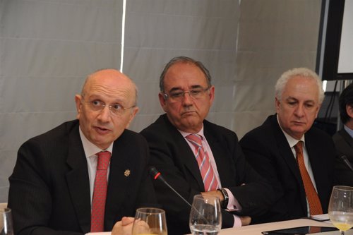 Medidas para salir de la crisis de Médicos y Enfermeros