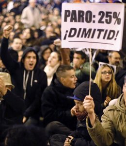 Foto: Desestiman una querella contra Cifuentes por multar a manifestantes el 27O (REUTERS)