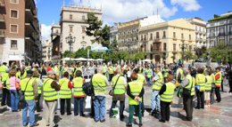 Foto: Un centenar de 'yayoflautas' de toda España muestran en Valencia su rechazo a los recortes (EUROPA PRESS)