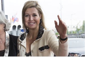 Sorprenden a Máxima Zorreguieta tocándola un tango por su cumpleaños