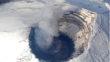 Foto: Las explosiones del Popocatépetl han excavado un cráter de 40 metros (CENAPRED)