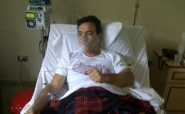Foto: Antonio Rivero, hospitalizado por infección respiratoria ( @LEOPOLDOLOPEZ)