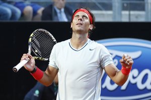 Nadal sonroja a Federer y reconquista Roma