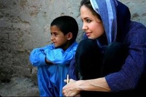 Angelina Jolie contempla comenzar una nueva vida en el mundo de la política