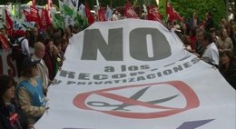 Foto: PSM apoya la 'Marea Blanca' y acusa al Gobierno regional de tener "intereses opacos" en la externalización (EUROPA PRESS)