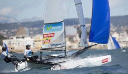 Foto: El Nacra 17 'Movistar' de Íker Martínez y Tara Pacheco disputa la Delta Lloyd Regatta en Holanda (PRENSA MOVISTAR)