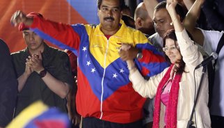 Maduro gana por 562.000 votos a Capriles