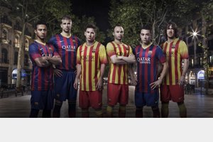 Las camisetas del Barça, con franjas y la 'Senyera'