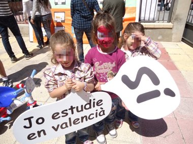 Foto: El 83,2% de les famílies dels 44 centres que tenen pendent l'aprovació de la línia demanen valencià, segons Escola (ESCOLA VALENCIANA)