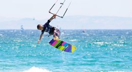 Foto: El 'Tarifa Masters' congregará a los mejores 'kiters' del mundo del 12 al 16 de junio (DAVID AGUERO)