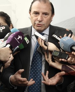 Foto: Pujalte defiende al Gobierno y duda de la vuelta de Aznar, que decidió "dedicarse a otras cosas" (EUROPA PRESS)