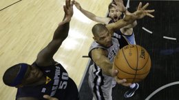Foto: Duncan liquida a los Grizzlies en la prórroga (REUTERS)