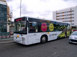 Foto: Sevilla prueba el primer bus híbrido que presta servicio en España (EUROPA PRESS/AYUNTAMIENTODESEVILLA)