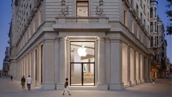 Foto: Tim Cook no pide disculpas por la estrategia fiscal de Apple (BARCELONA APPLE)