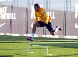 Foto: Adriano renueva con el FC Barcelona hasta 2017 (MIGUEL RUIZ/FCB)