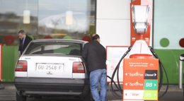 Foto: Gasolina y gasóleo prosiguen su tendencia alcista (EUROPA PRESS)