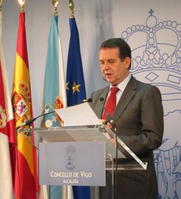 Foto: Alcalde Vigo pide que se "paralice" la reforma local para que "se tengan en cuenta las necesidades" de los ayuntamientos (EUROPA PRESS)