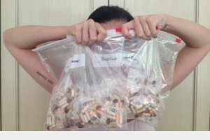 Katy Perry siempre acompañada de sus vitaminas para complementar su dieta