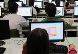 Foto: La OCDE pide implicar a los alumnos en la evaluación de su aprendizaje (EUROPA PRESS)